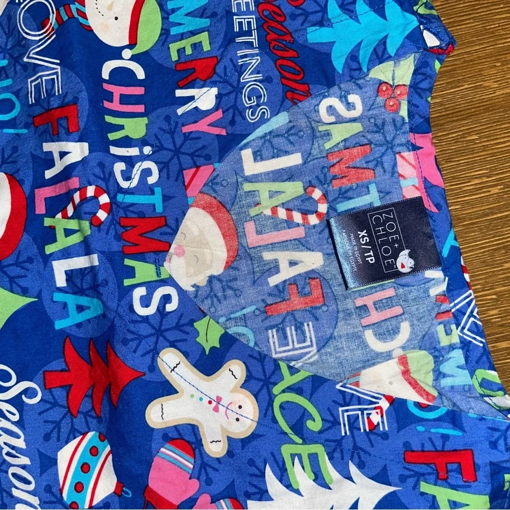 Zoe + Chloe christmas scrub top - Picture 2 of 2